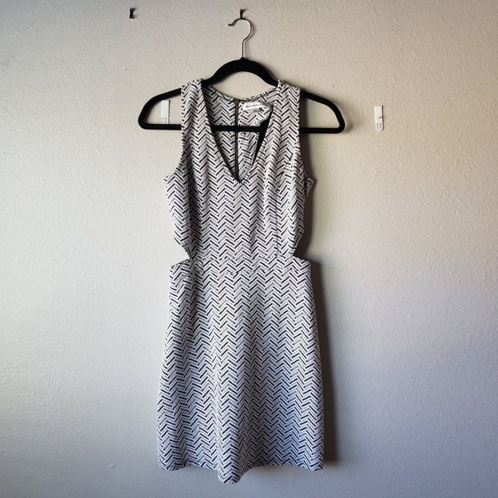 Abercrombie & Fitch Black & White Geometrical Pattern Cutout Dress S